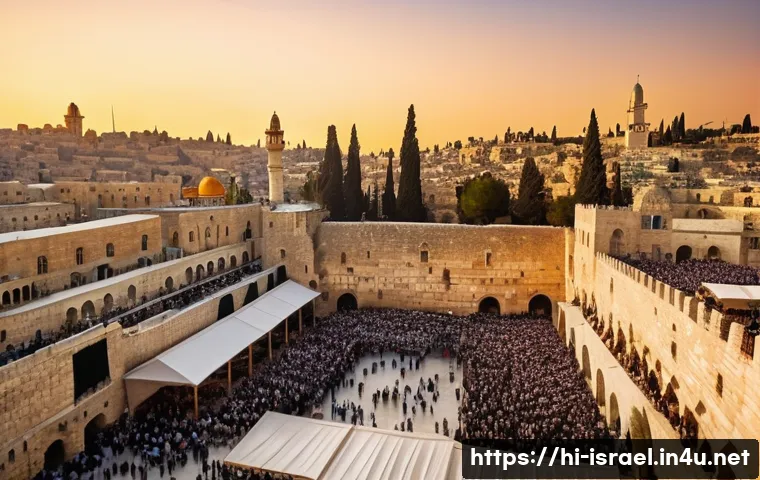 이스라엘의 대표 종교  유대교 이슬람교 기독교 - A panoramic view of Jerusalem&rsquo;s Old City at sunset, featuring the Western Wall bustling with Jewish ...